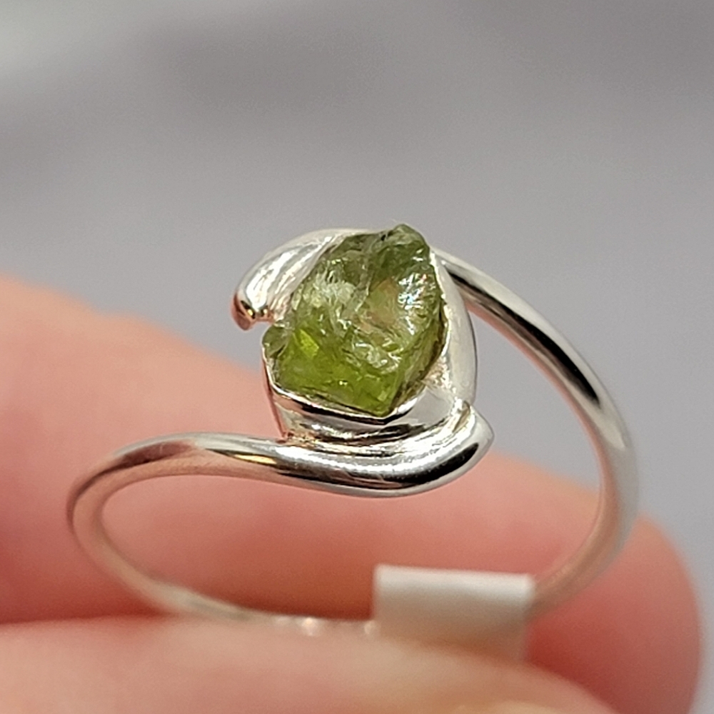 Natural Raw Peridot 925 Sterling Silver Ring Dainty *New With FLAW* Imperfect